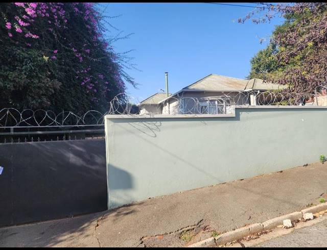 4 BEDROOM HOUSE FOR SALE IN KENSINGTON